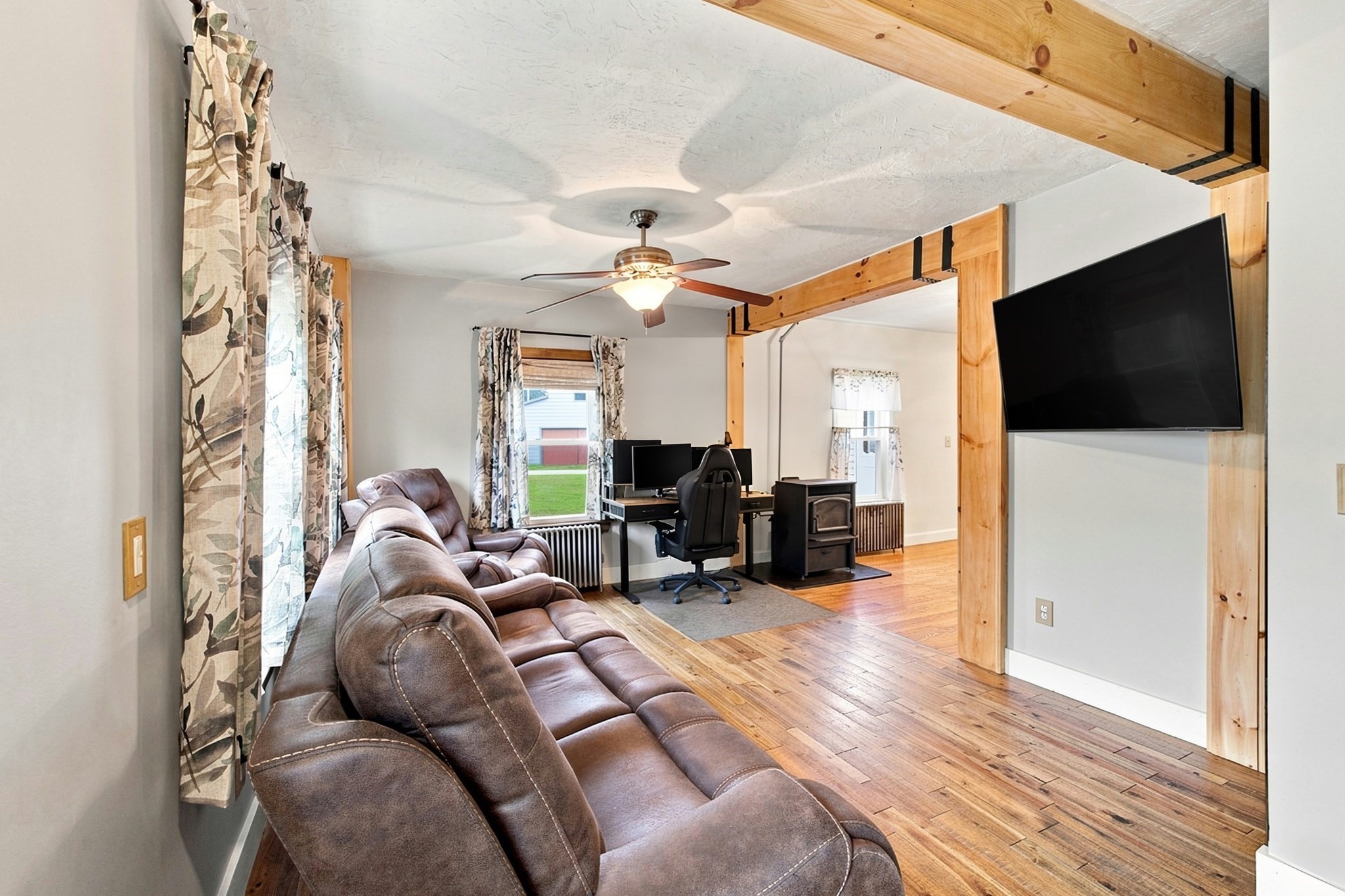 10 Sumner Ave Property Photo 16