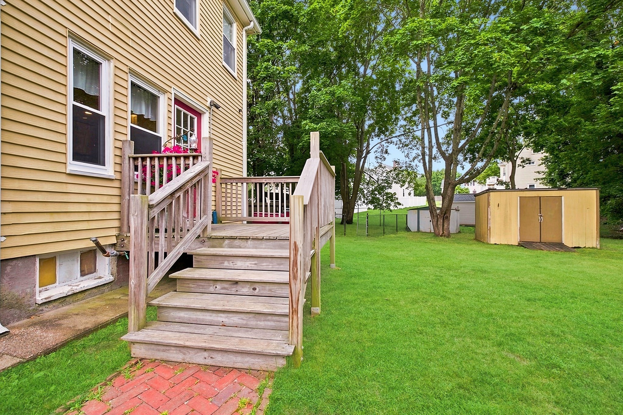10 Sumner Ave Property Photo 28