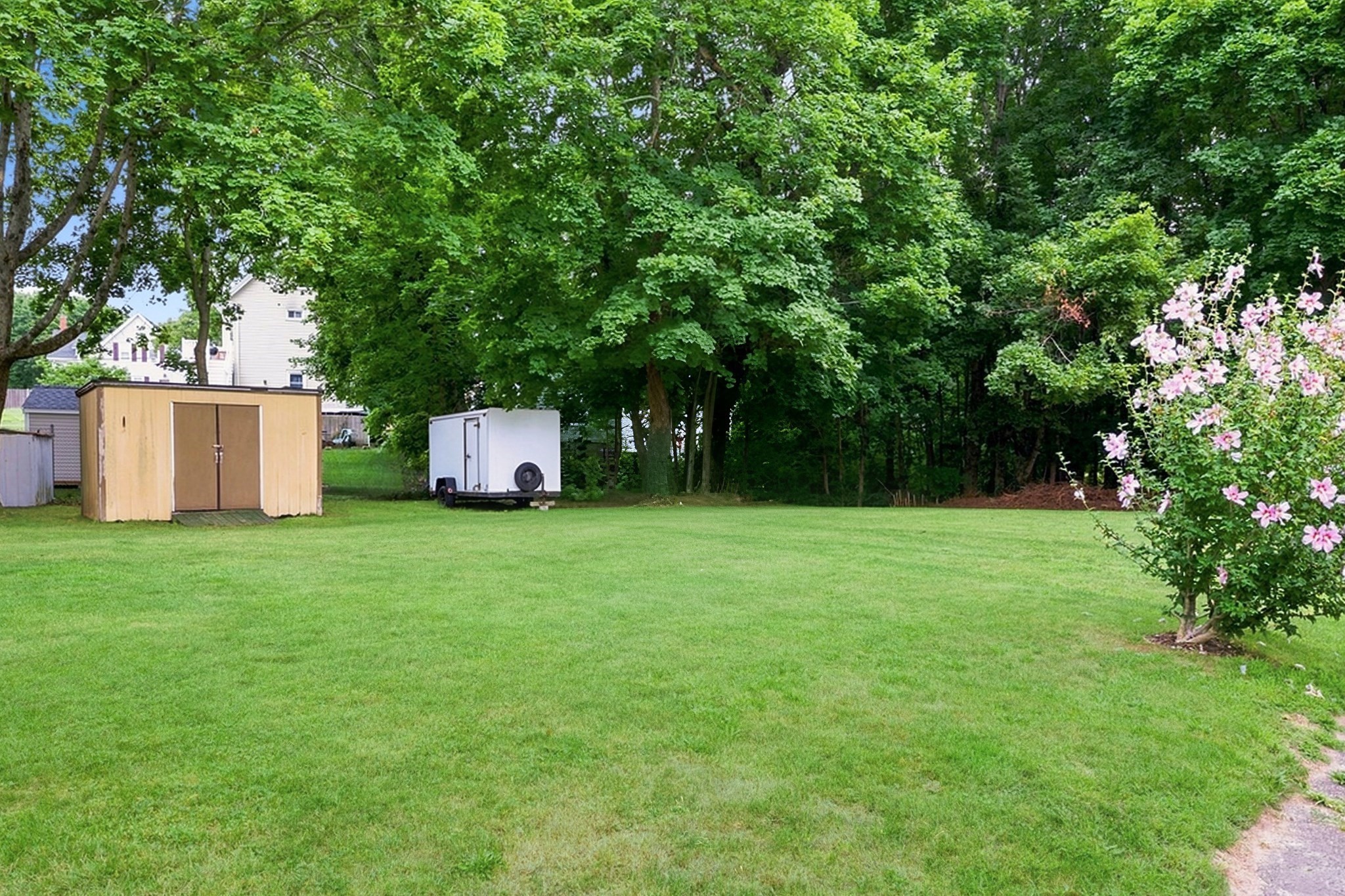 10 Sumner Ave Property Photo 32