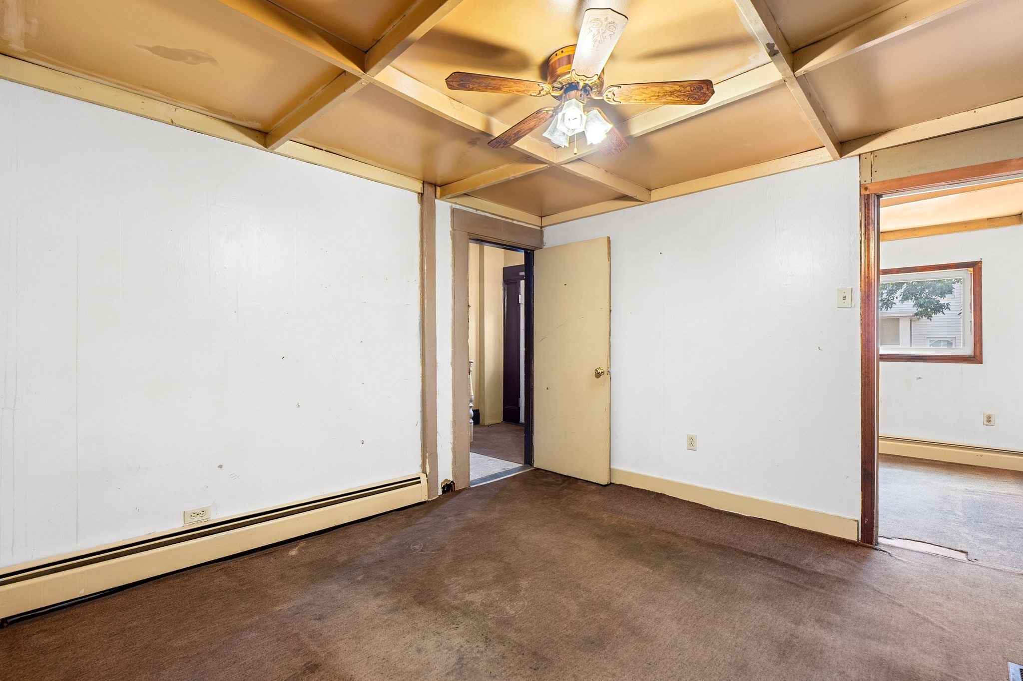 192 Lexington St Property Photo 12