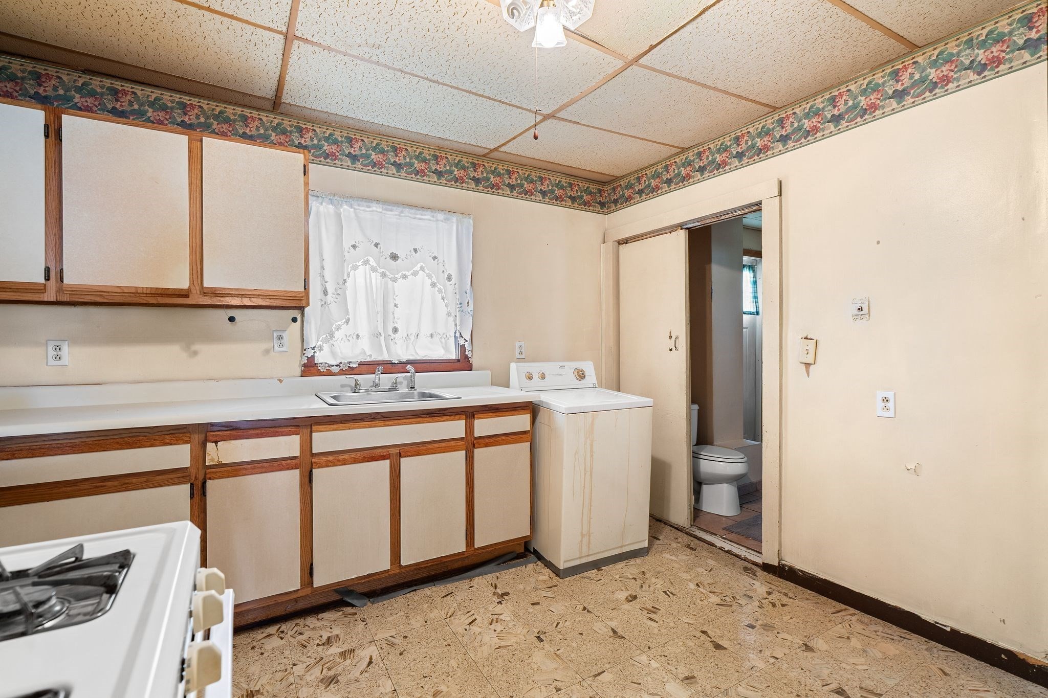192 Lexington St Property Photo 15