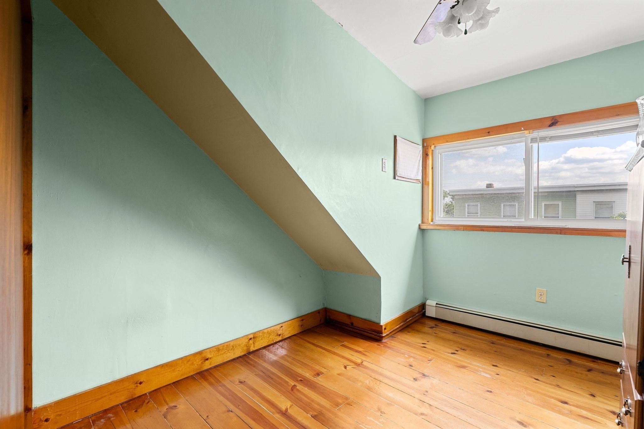 192 Lexington St Property Photo 32