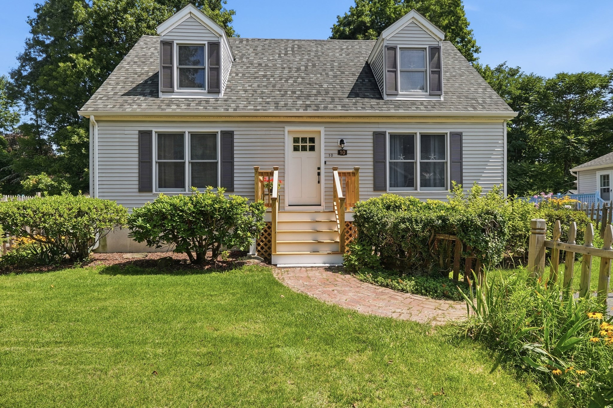 10 Scandinavia Ave Property Photo 1