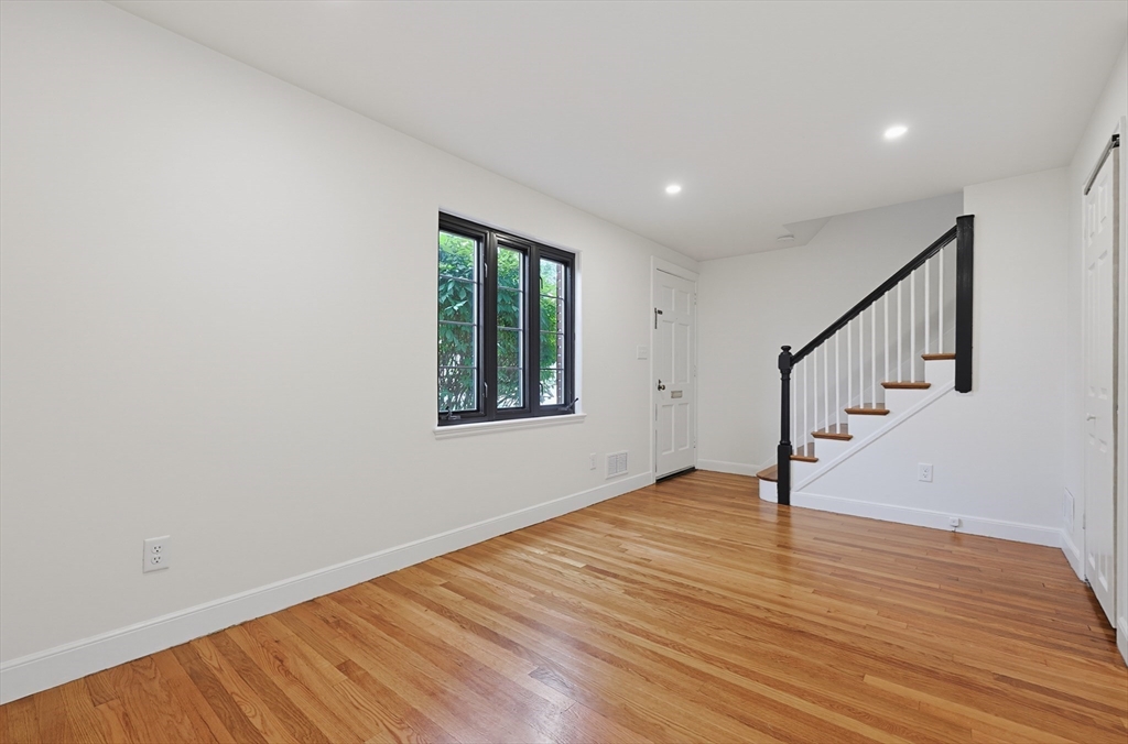 948 Belmont St # 948 Property Photo 4