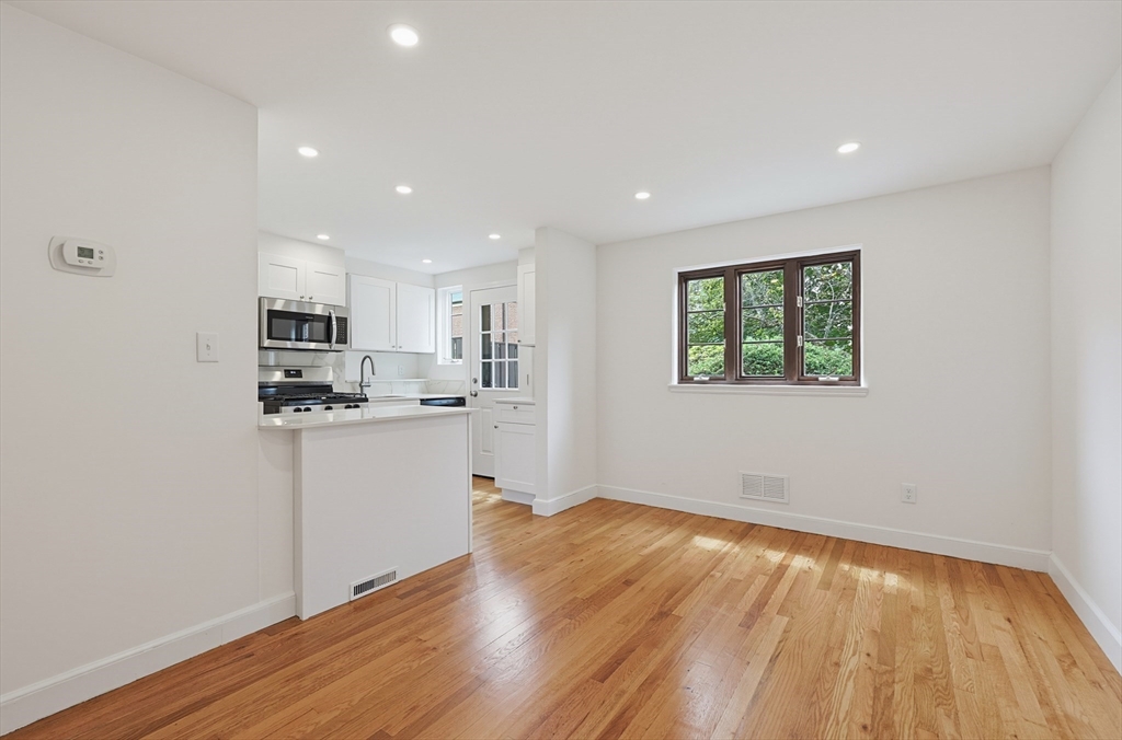 948 Belmont St # 948 Property Photo 6