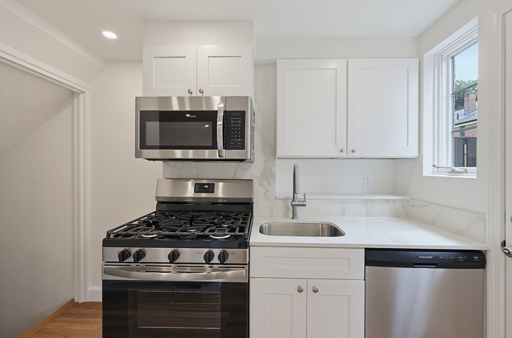 948 Belmont St # 948 Property Photo 10