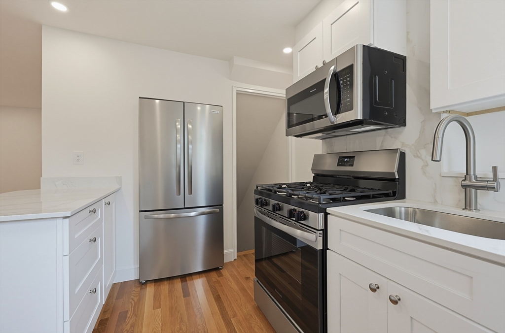 948 Belmont St # 948 Property Photo 11