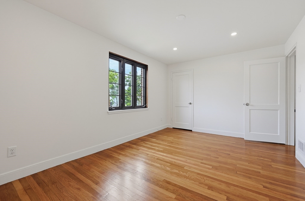 948 Belmont St # 948 Property Photo 14