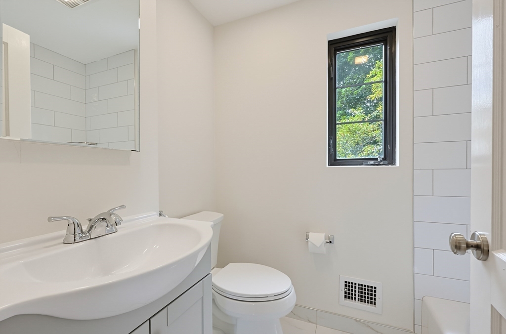 948 Belmont St # 948 Property Photo 19