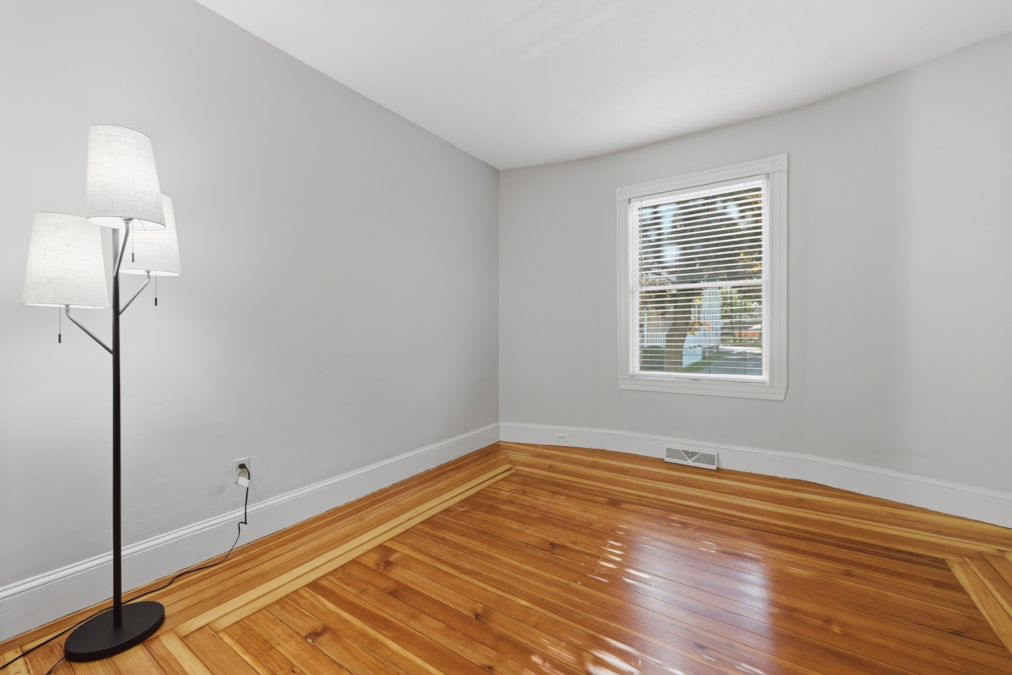 18-20 Endicott Street Property Photo 28