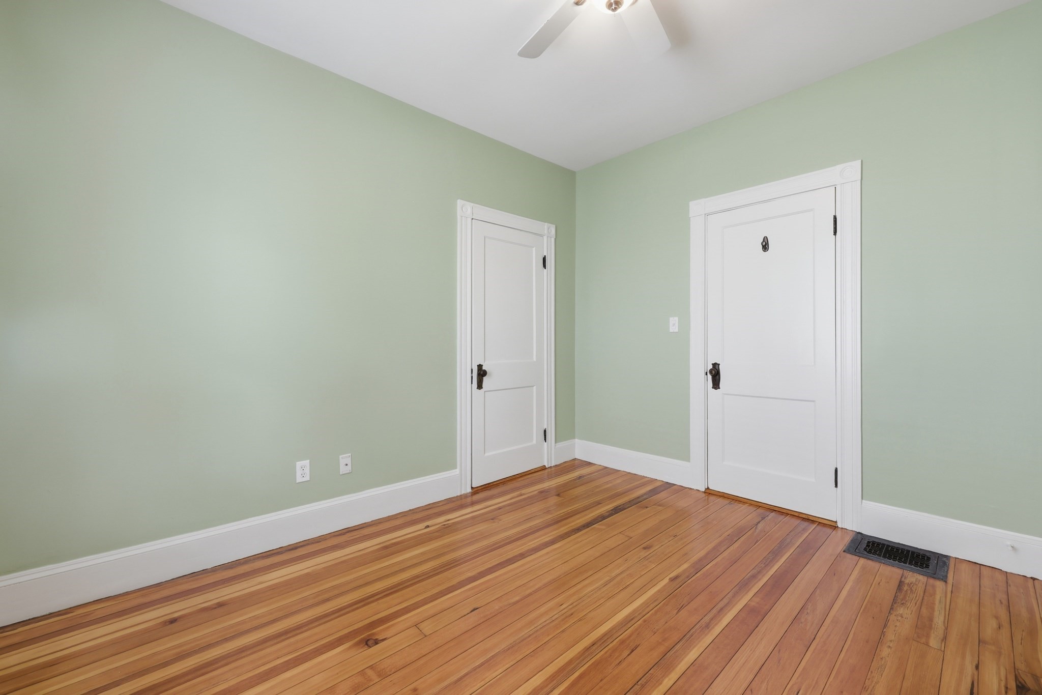 18-20 Endicott Street Property Photo 33