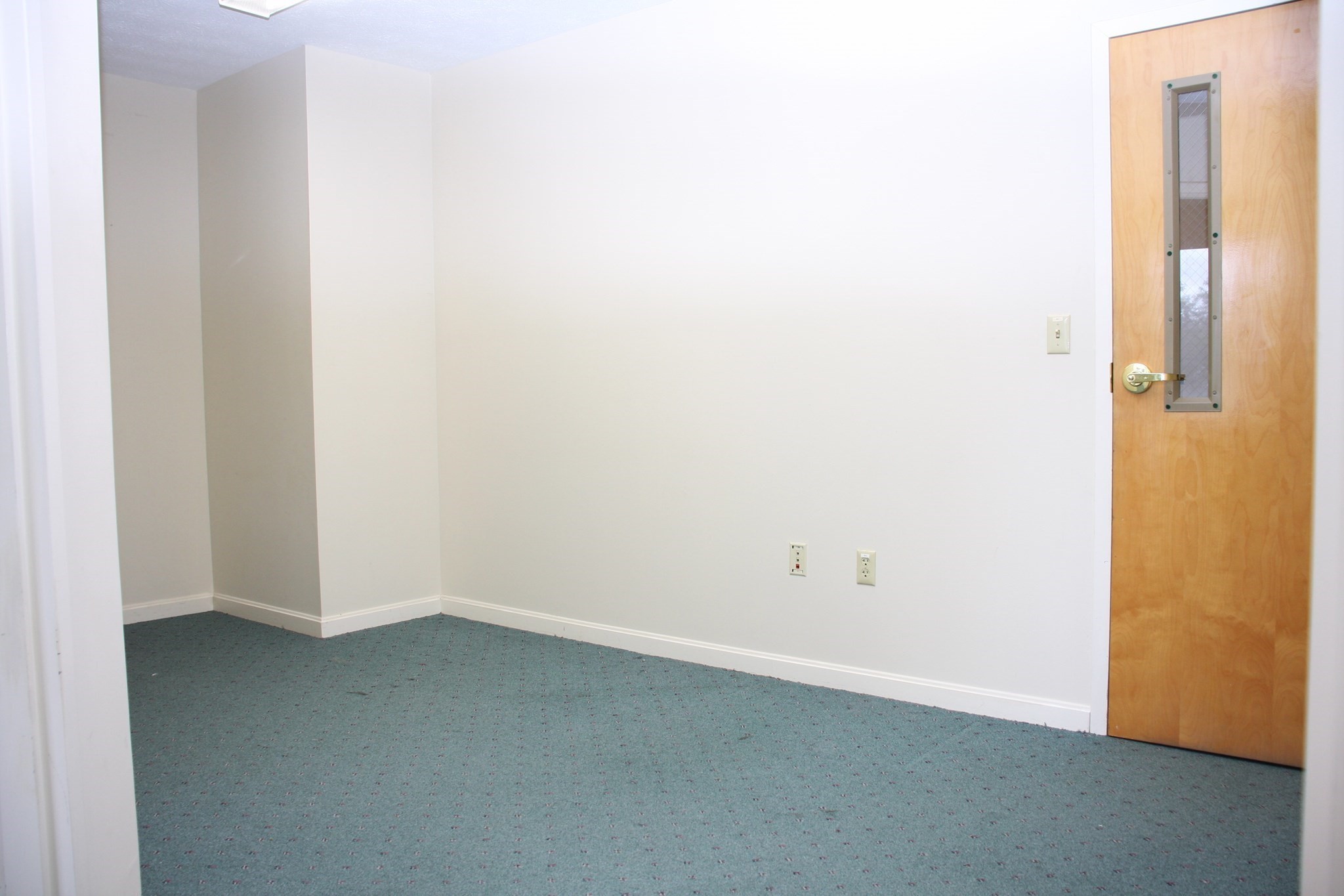 1565 Main St # 200 Property Photo 8