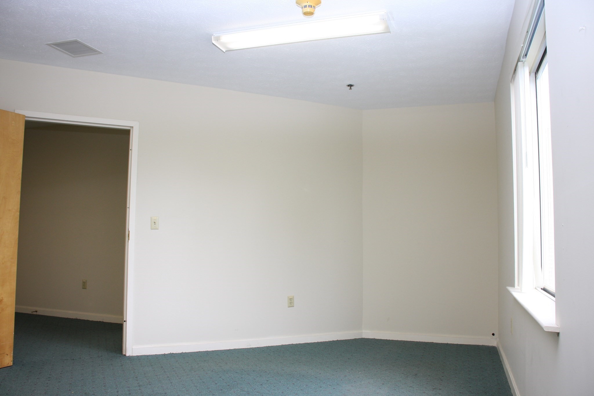 1565 Main St # 200 Property Photo 10