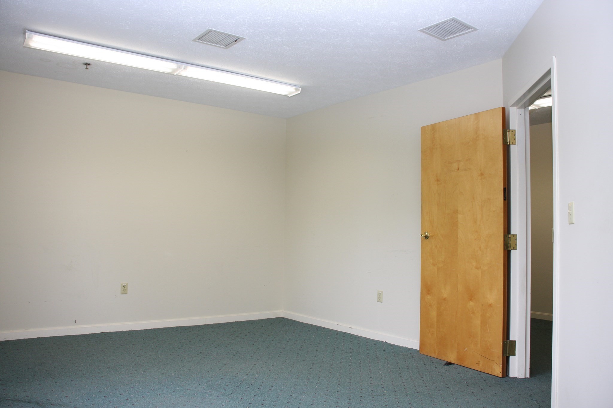 1565 Main St # 200 Property Photo 11