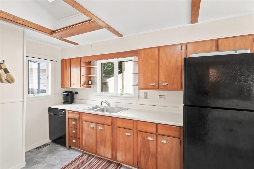8 Sylvan Street Property Photo 12