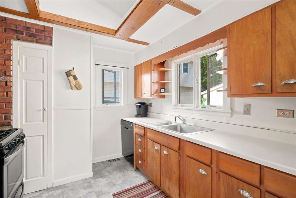 8 Sylvan Street Property Photo 14