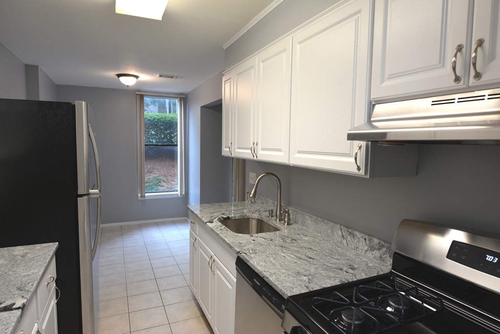 40 Shrewsbury Green Dr # C Property Photo 4