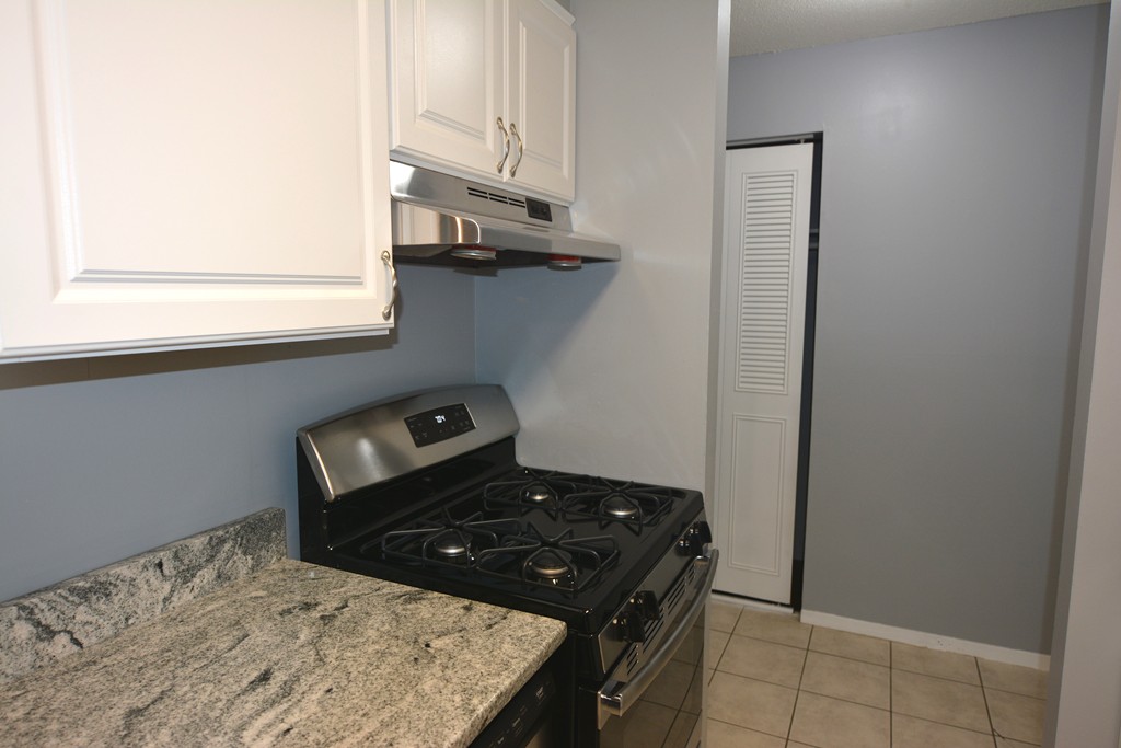 40 Shrewsbury Green Dr # C Property Photo 6