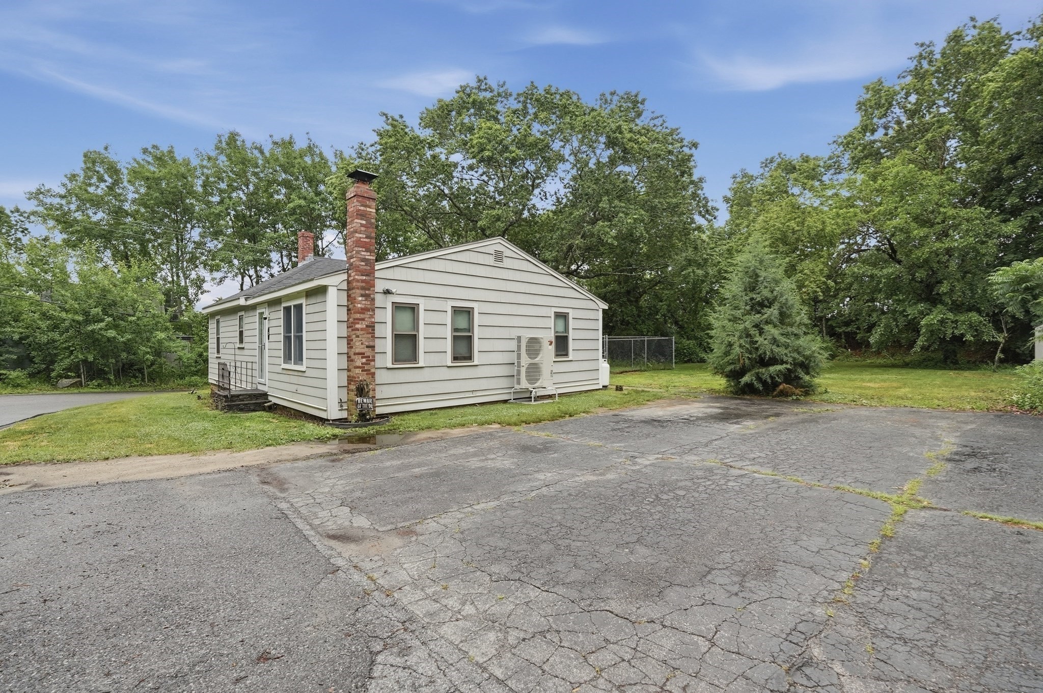 2 Columbus Rd Property Photo 2