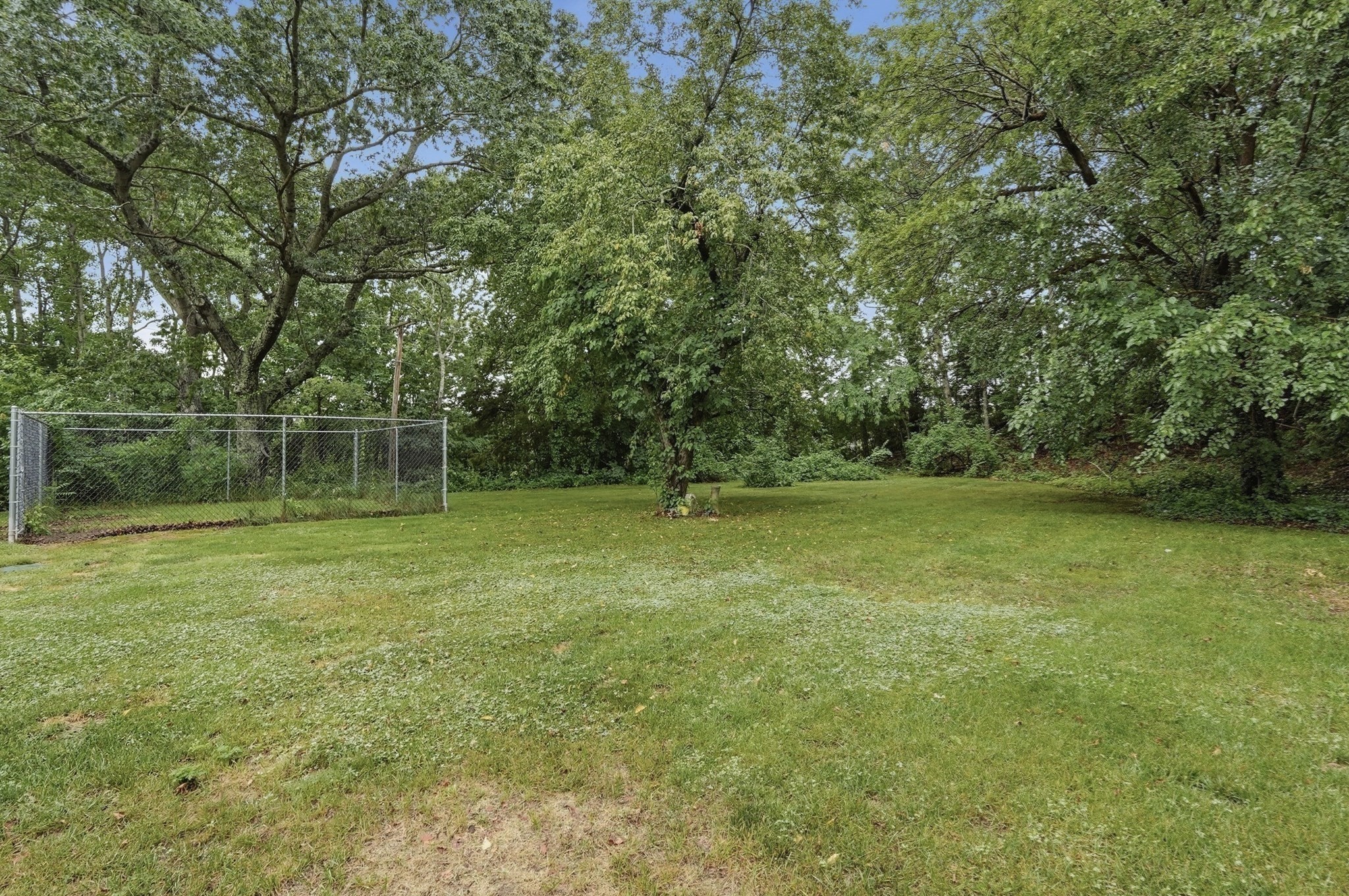 2 Columbus Rd Property Photo 6