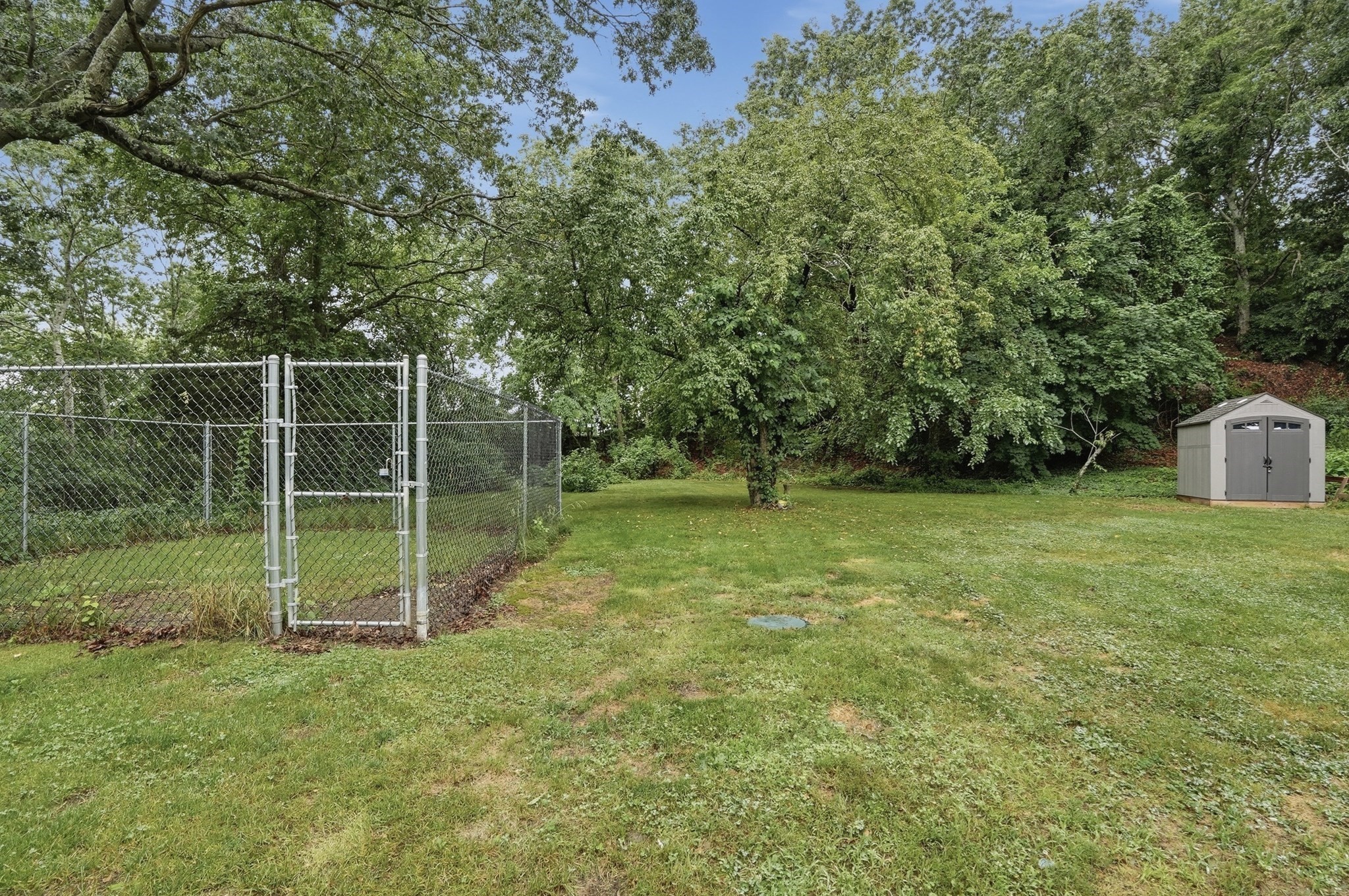 2 Columbus Rd Property Photo 8