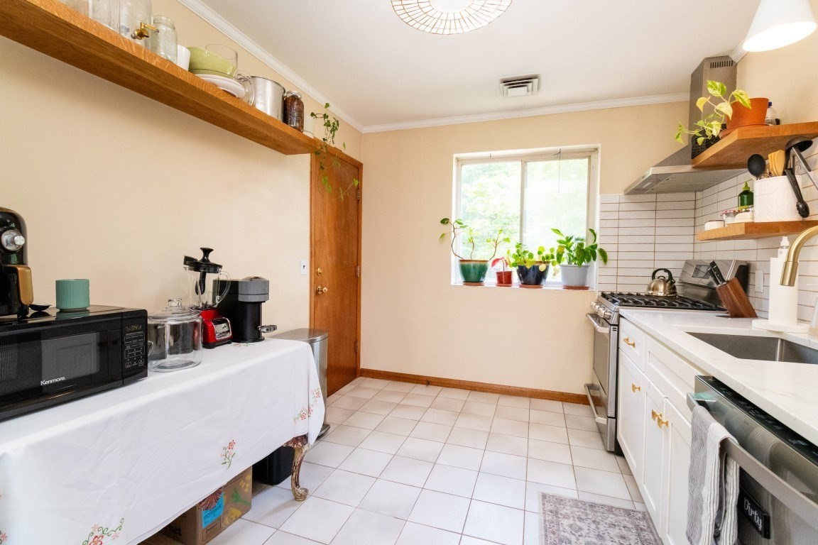 25 Bayberry Dr # 4 Property Photo 3