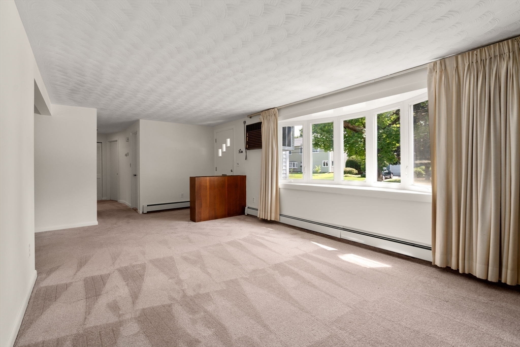 21 Greenleaf Road Property Photo 5