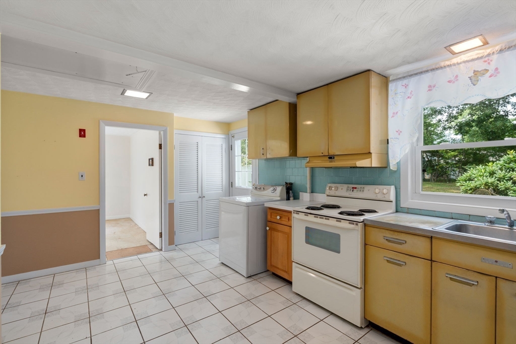 21 Greenleaf Road Property Photo 10