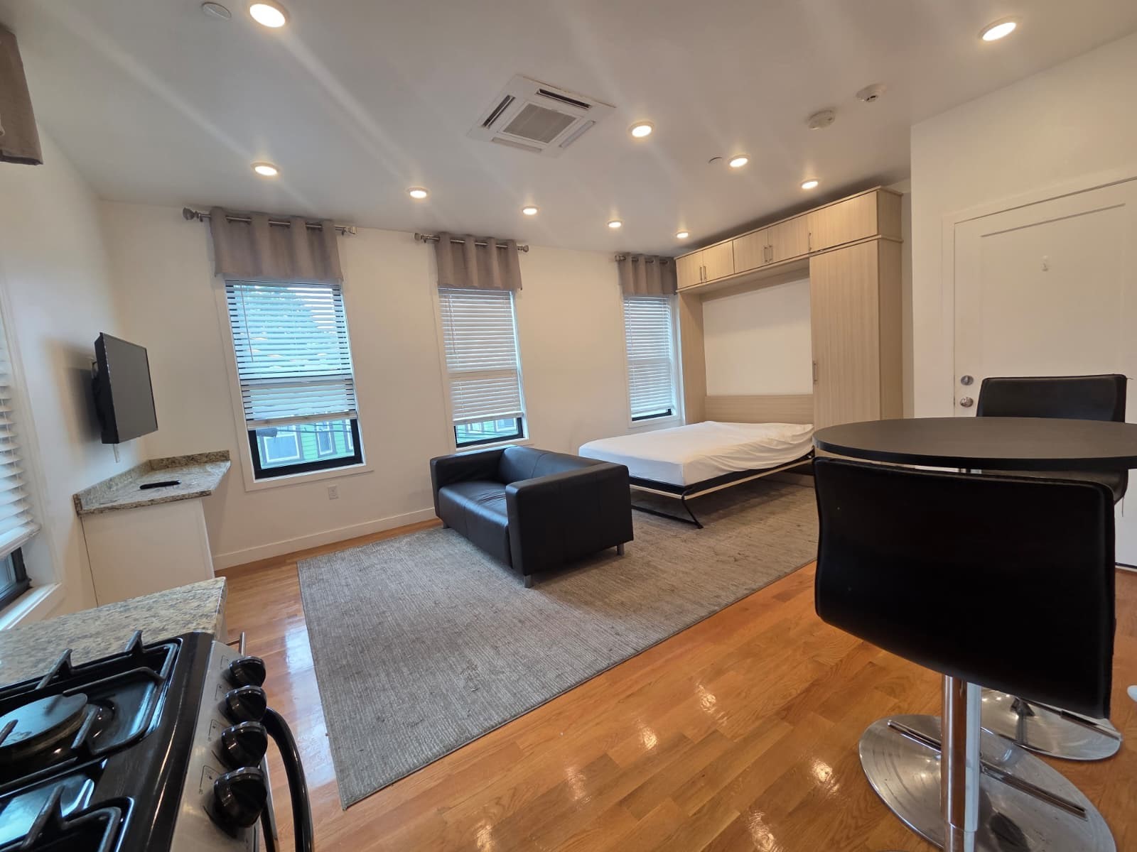 9 Sixth # 9 Property Photo 1