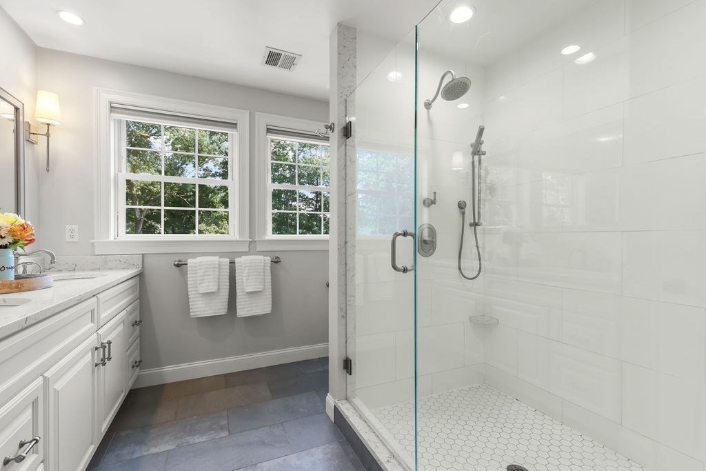 2 Hodgman Way Property Photo 8
