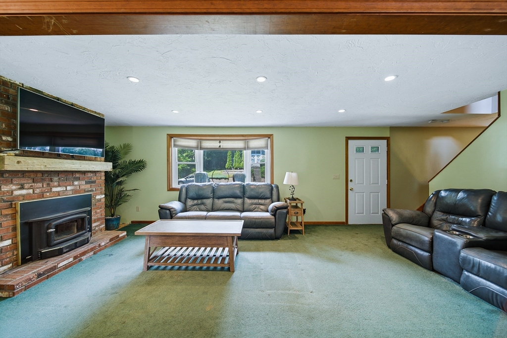 2 Birch St Property Photo 5