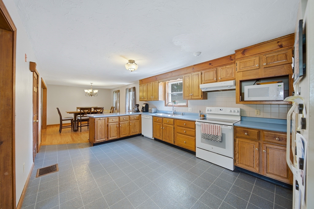 2 Birch St Property Photo 10