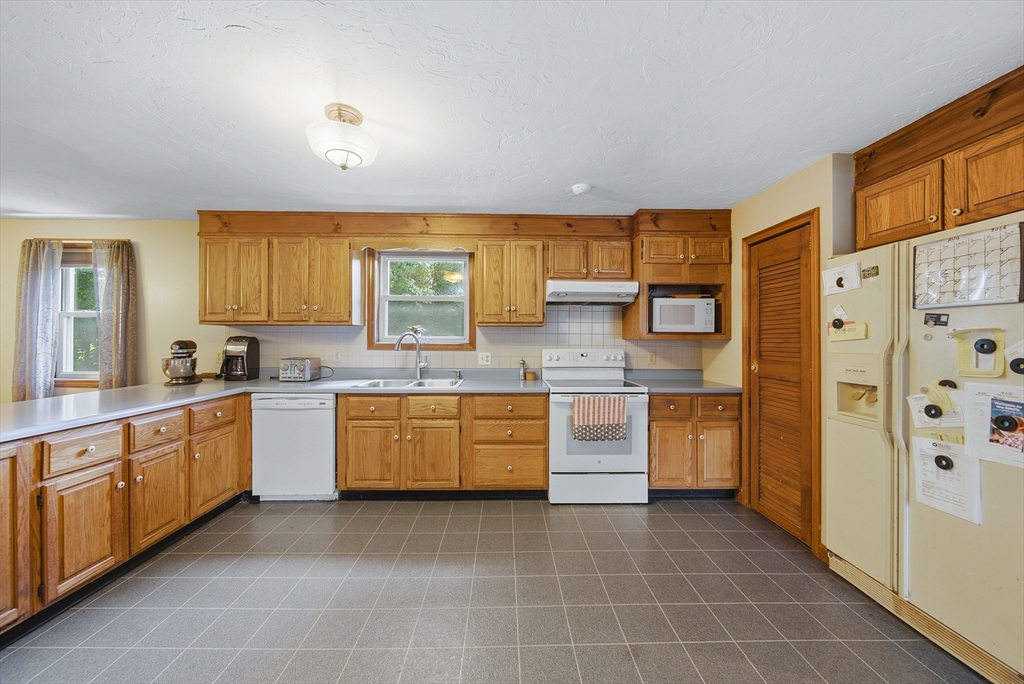 2 Birch St Property Photo 11