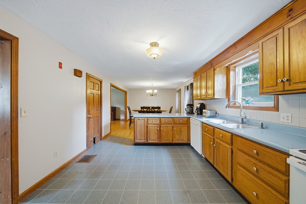 2 Birch St Property Photo 12