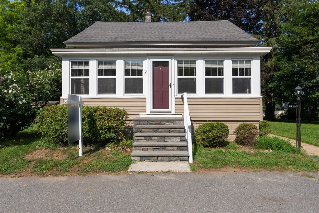 7-a Upper Beacon Street Property Photo 2