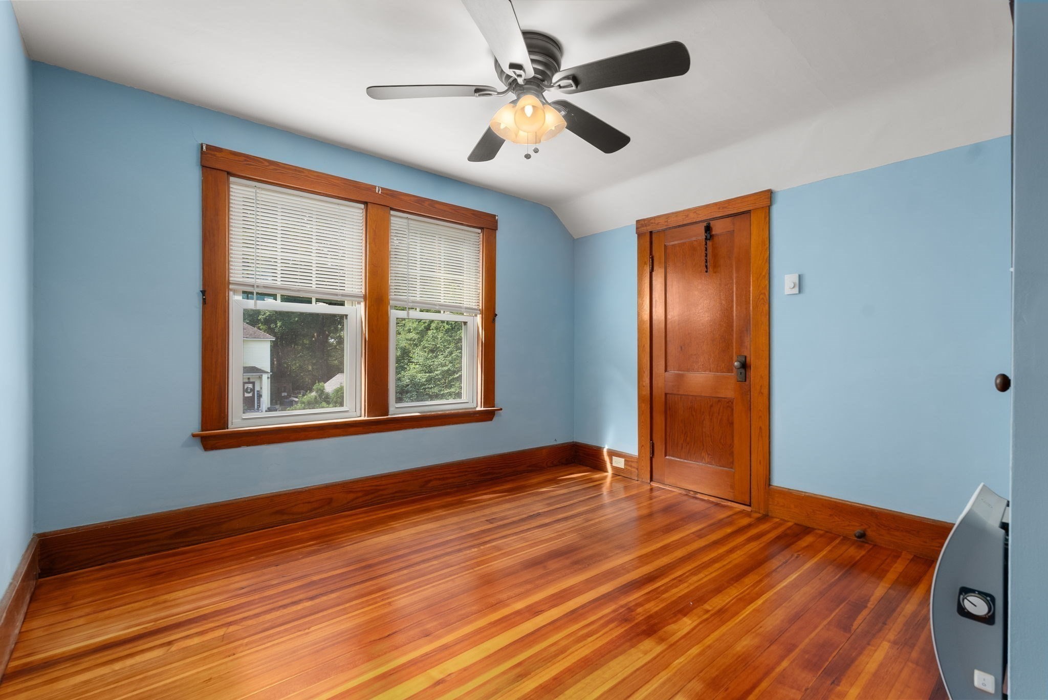 7-a Upper Beacon Street Property Photo 15