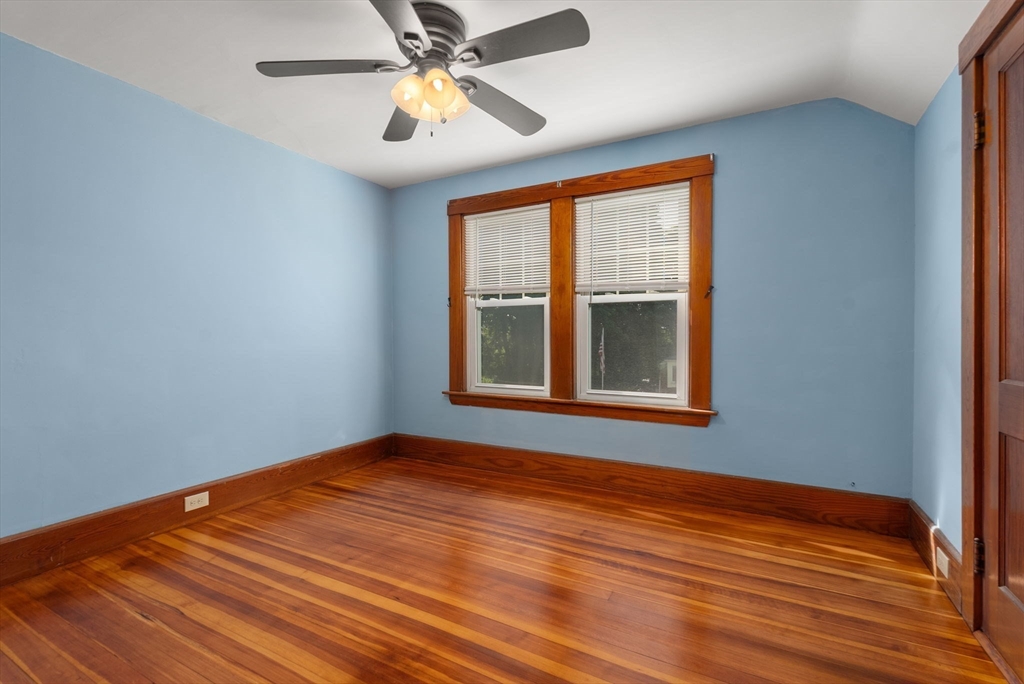 7-a Upper Beacon Street Property Photo 16