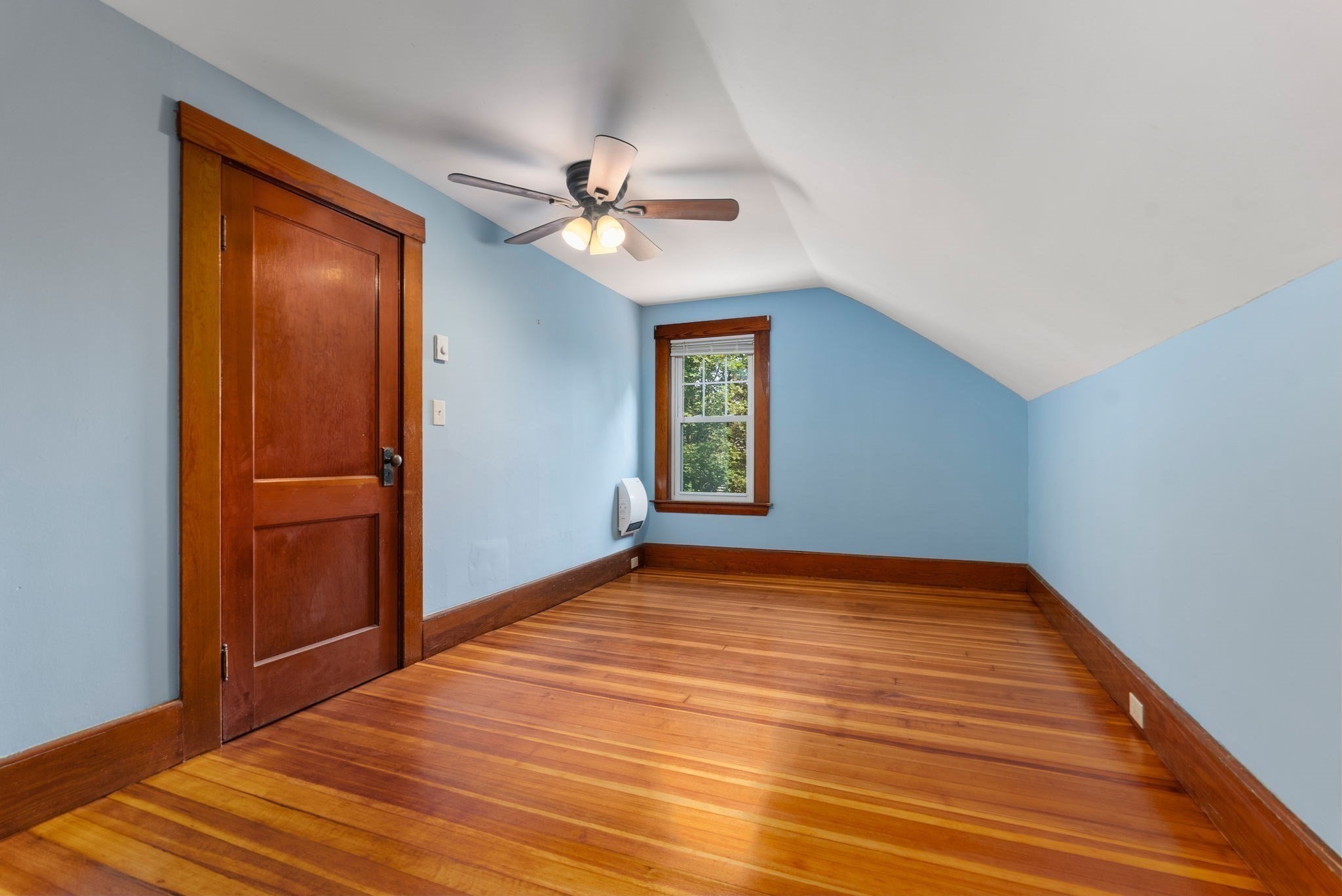 7-a Upper Beacon Street Property Photo 17