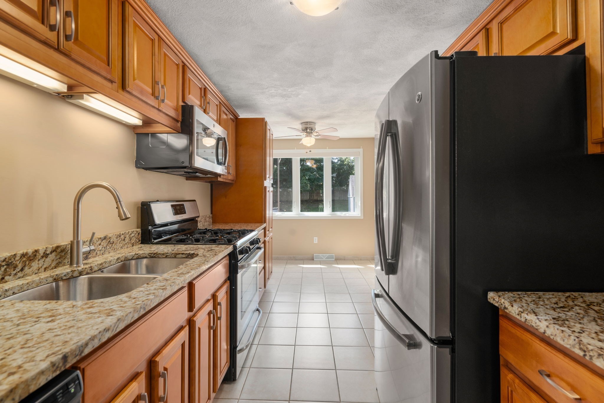 31 Blithewood Ave # 205 Property Photo 4