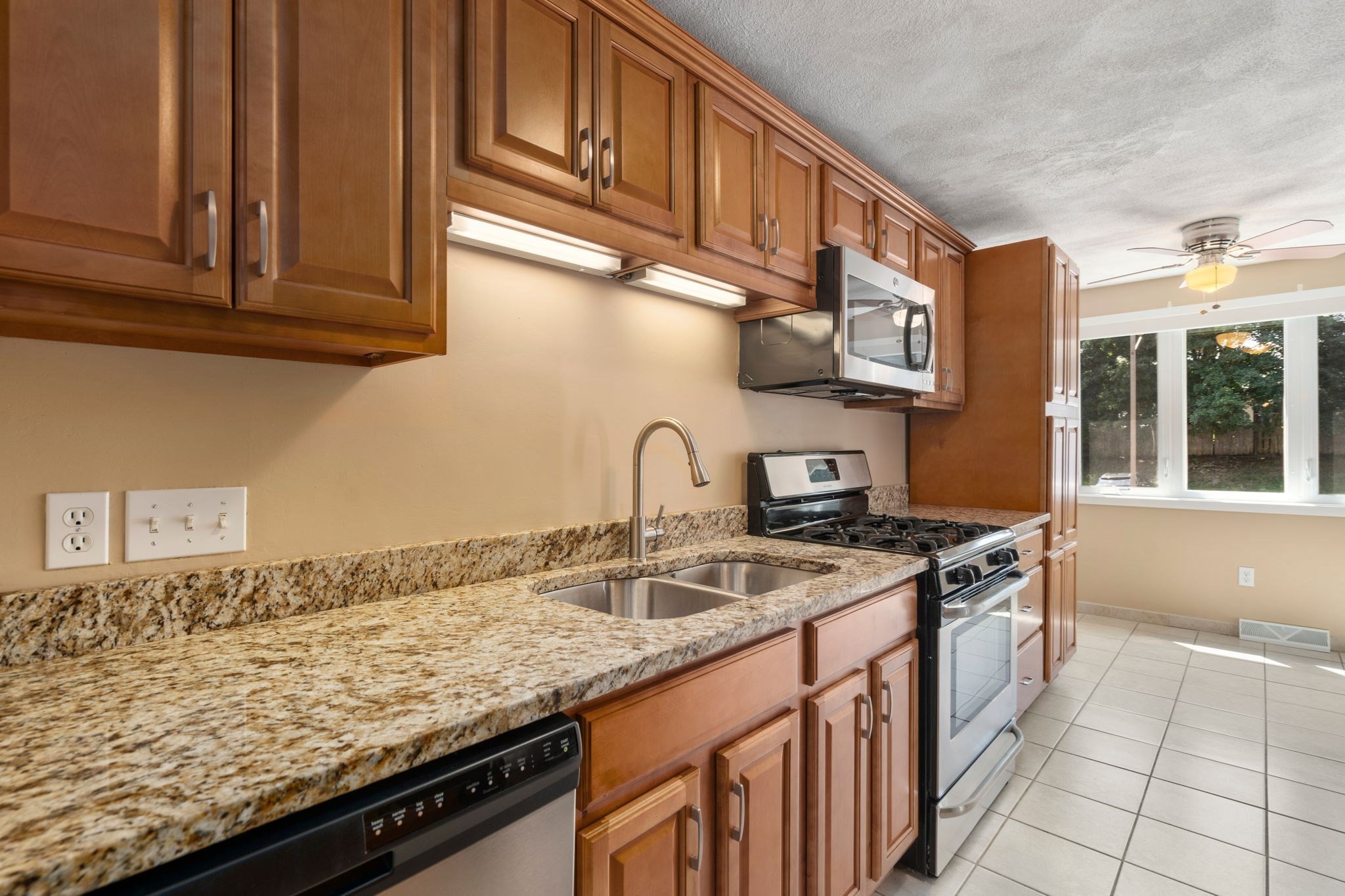 31 Blithewood Ave # 205 Property Photo 5
