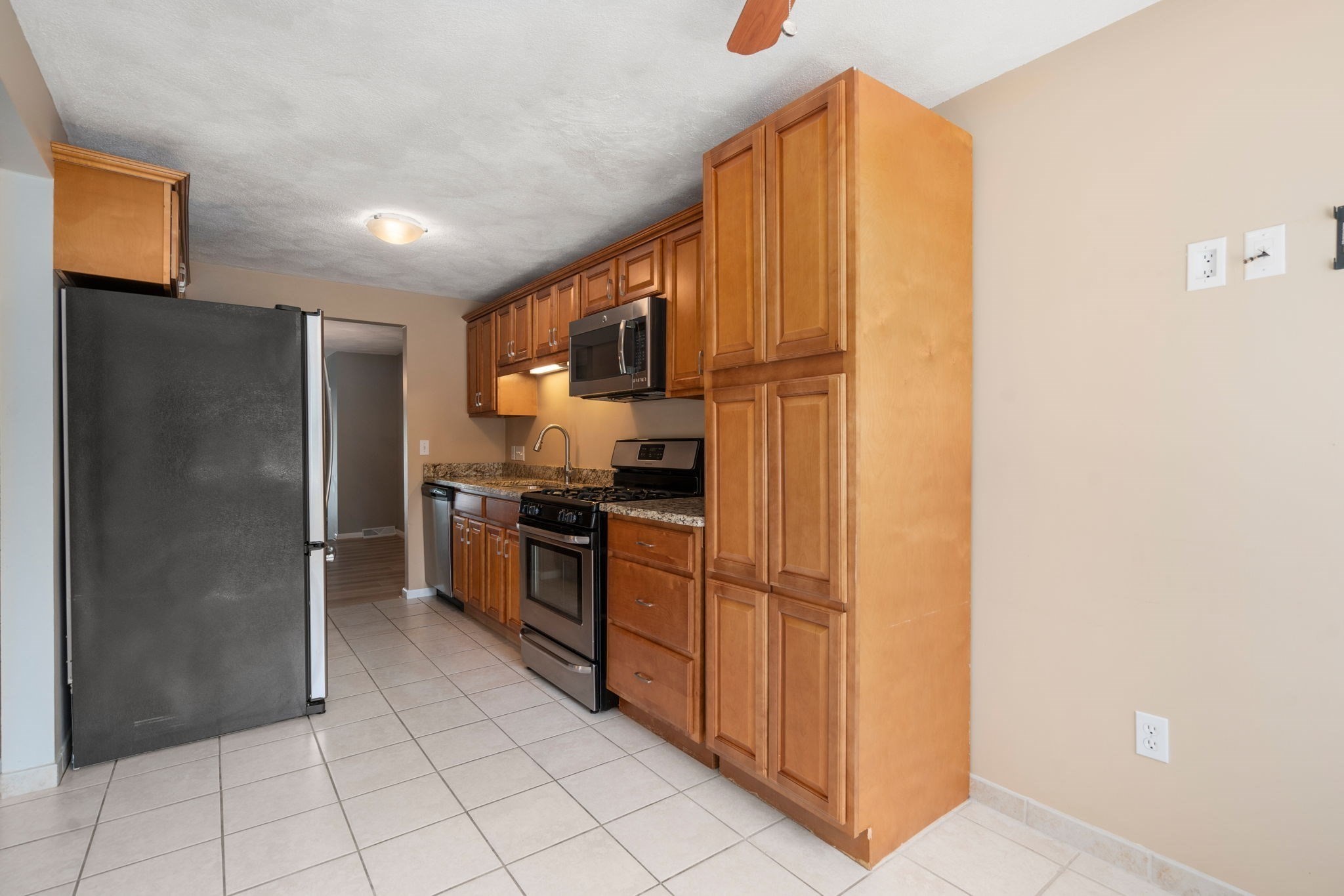 31 Blithewood Ave # 205 Property Photo 7