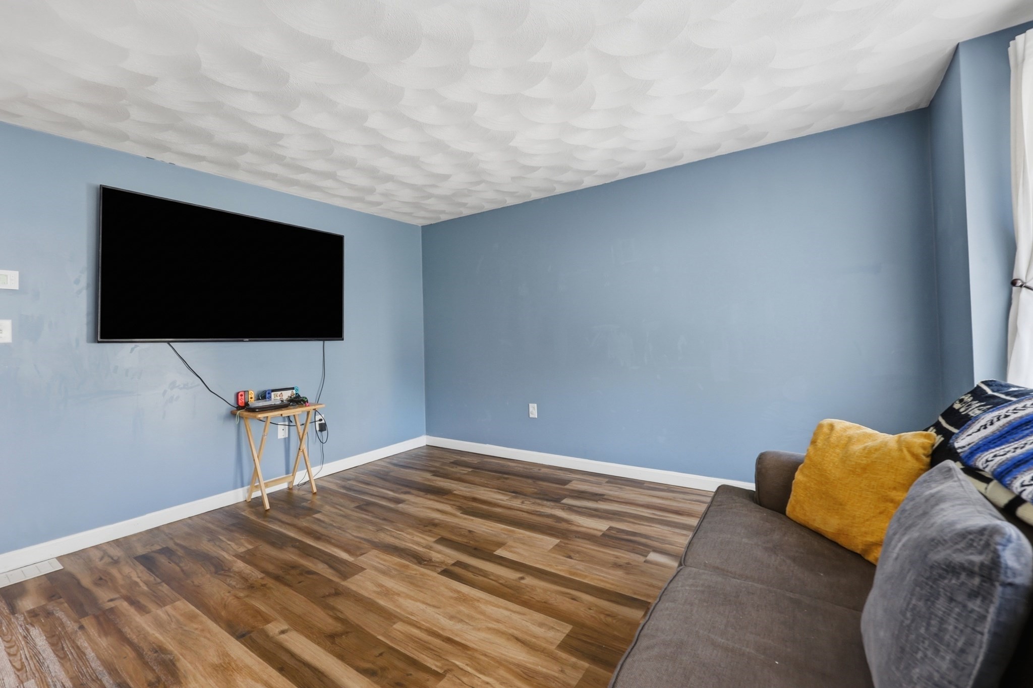 28 Groveland Commons Way # 28 Property Photo 6