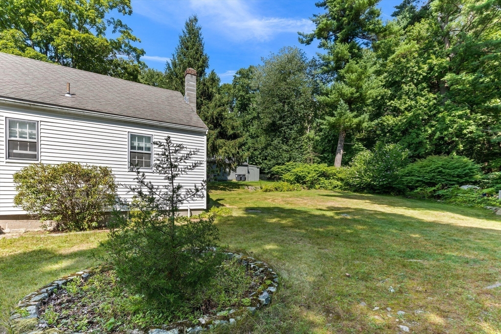 41 Everett St Property Photo 4