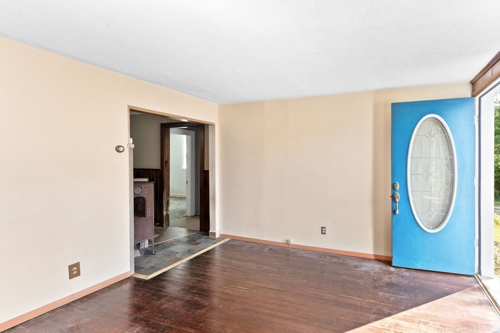41 Everett St Property Photo 8