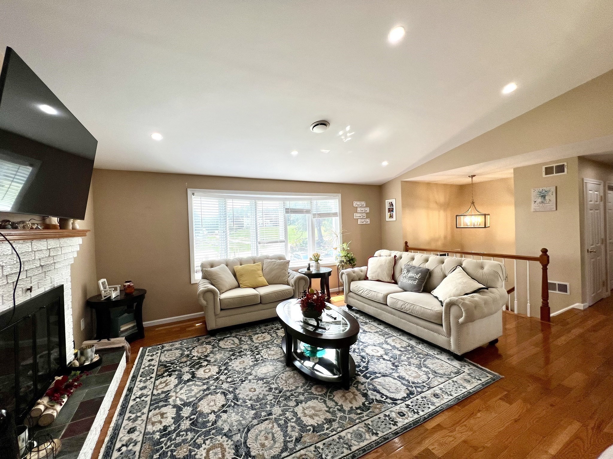 27 Hill St Property Photo 9