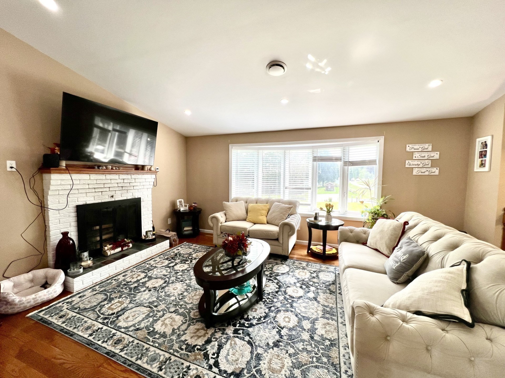 27 Hill St Property Photo 11