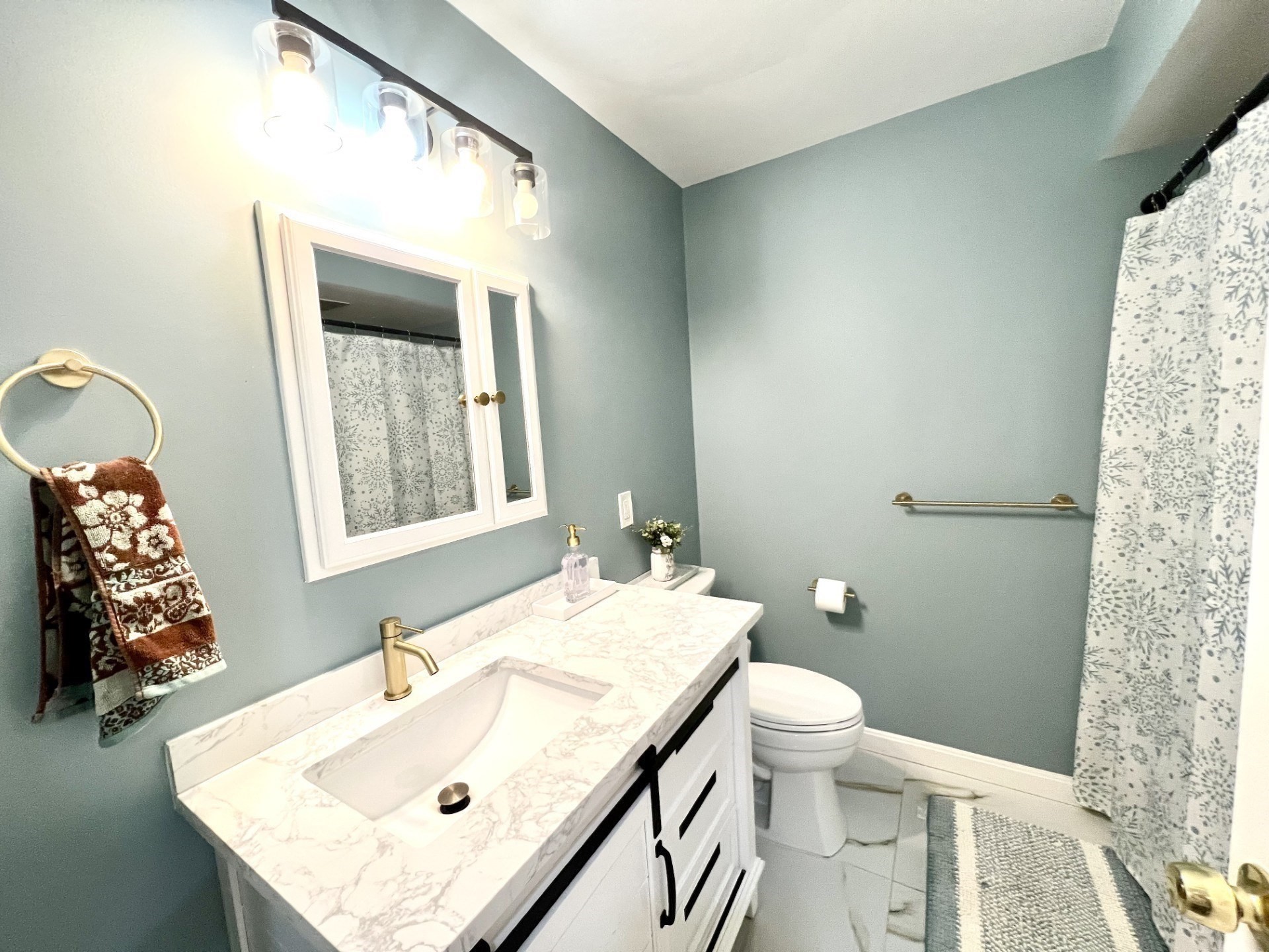 27 Hill St Property Photo 24