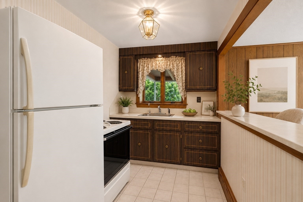 76 Cushing Ave Property Photo 15