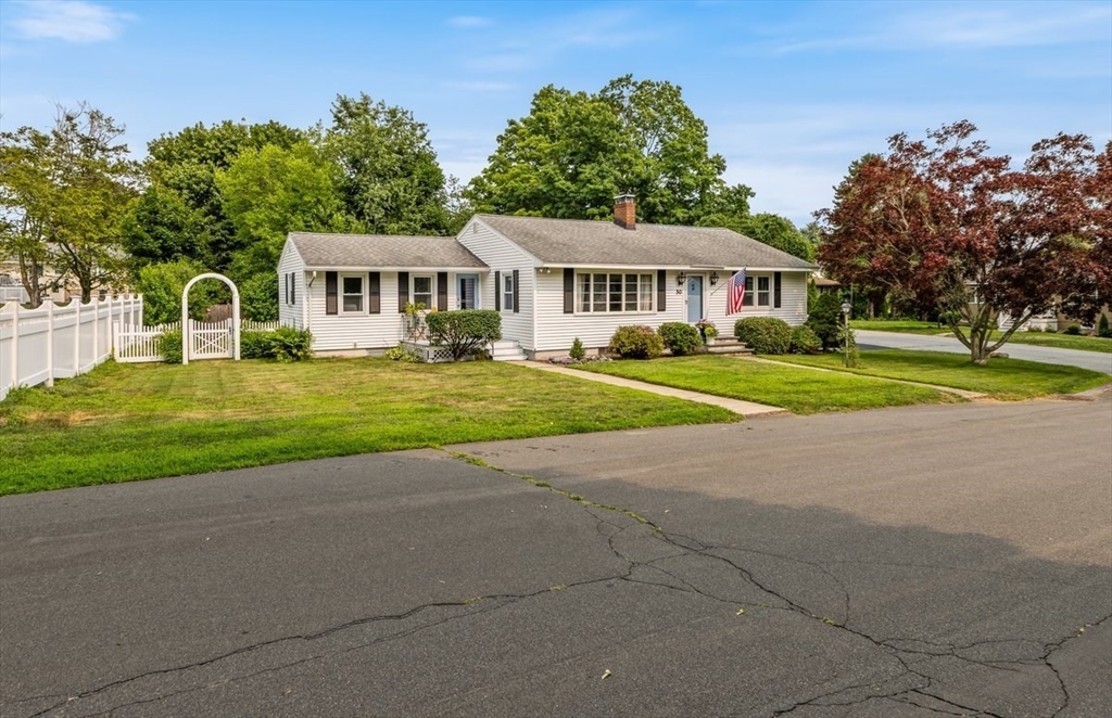50 Fernwood Ave Property Photo 3