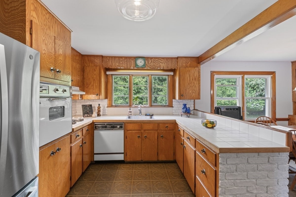 50 Fernwood Ave Property Photo 14